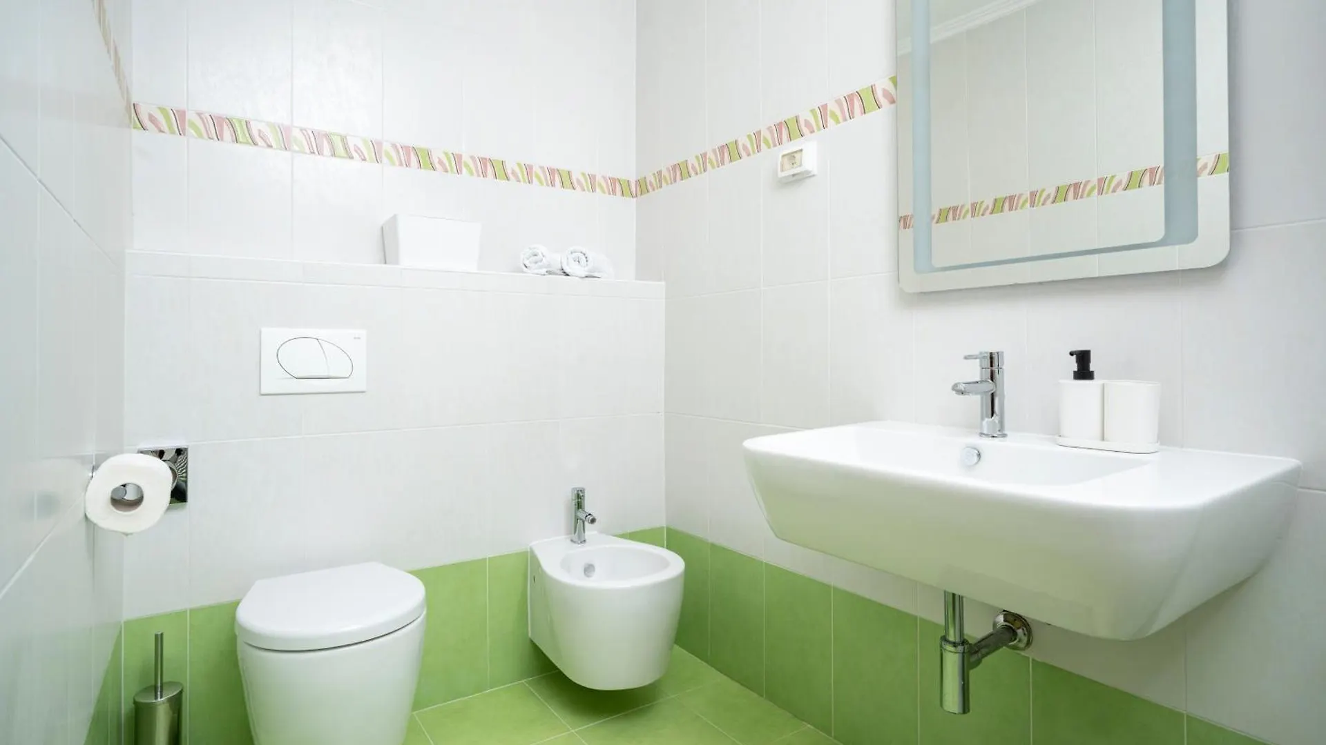 Humagum Sea View Apartment - Garden Palace Umag 0*,