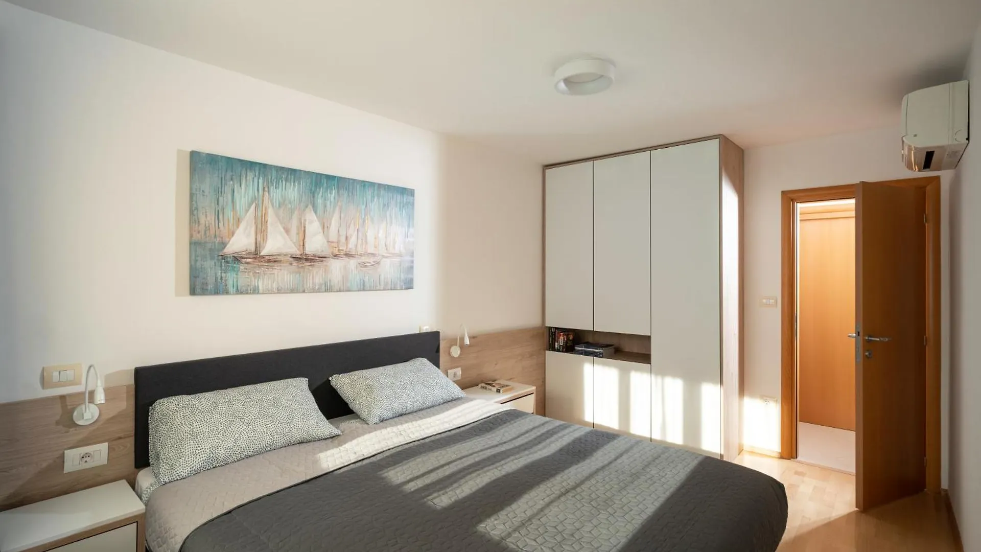 Humagum Sea View Apartment - Garden Palace Umag 0*,