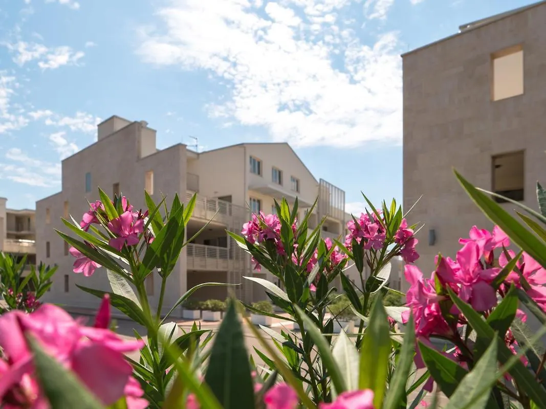 Humagum Sea View Apartment - Garden Palace Umag