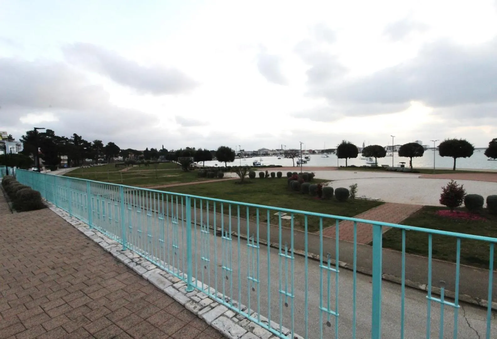 Humagum Sea View Apartment - Garden Palace Umag
